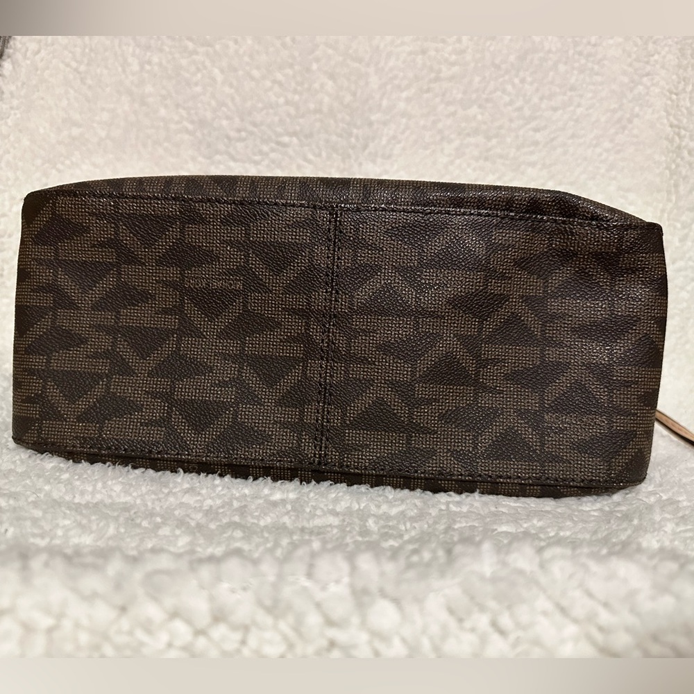 Michael Kors Shoulder Bag - Picture 2 of 7